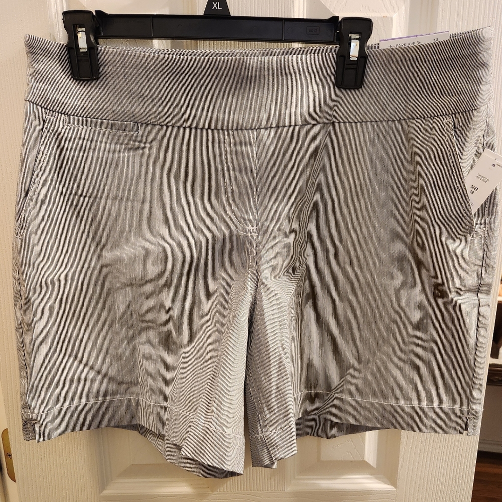 Westbound Shorts Women's Size 18 Black/White Stripe The Park Ave Fit NWT